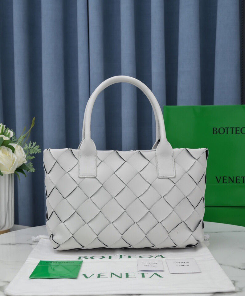 Bottega Veneta Cabat Tote Bag Lambskin White